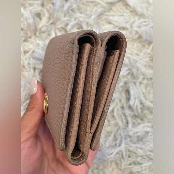 SOLD!!!! 💯 Gucci Trifold Wallet - Picture 4 of 8